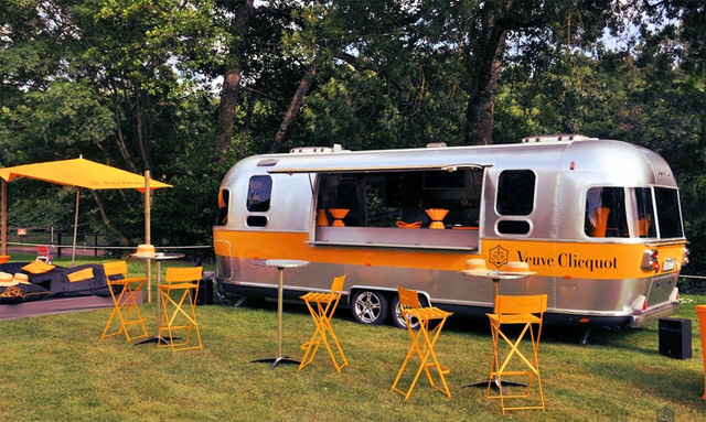 veuve_clicquot_mobile_champagne_caviar_bar_the_branding_journal
